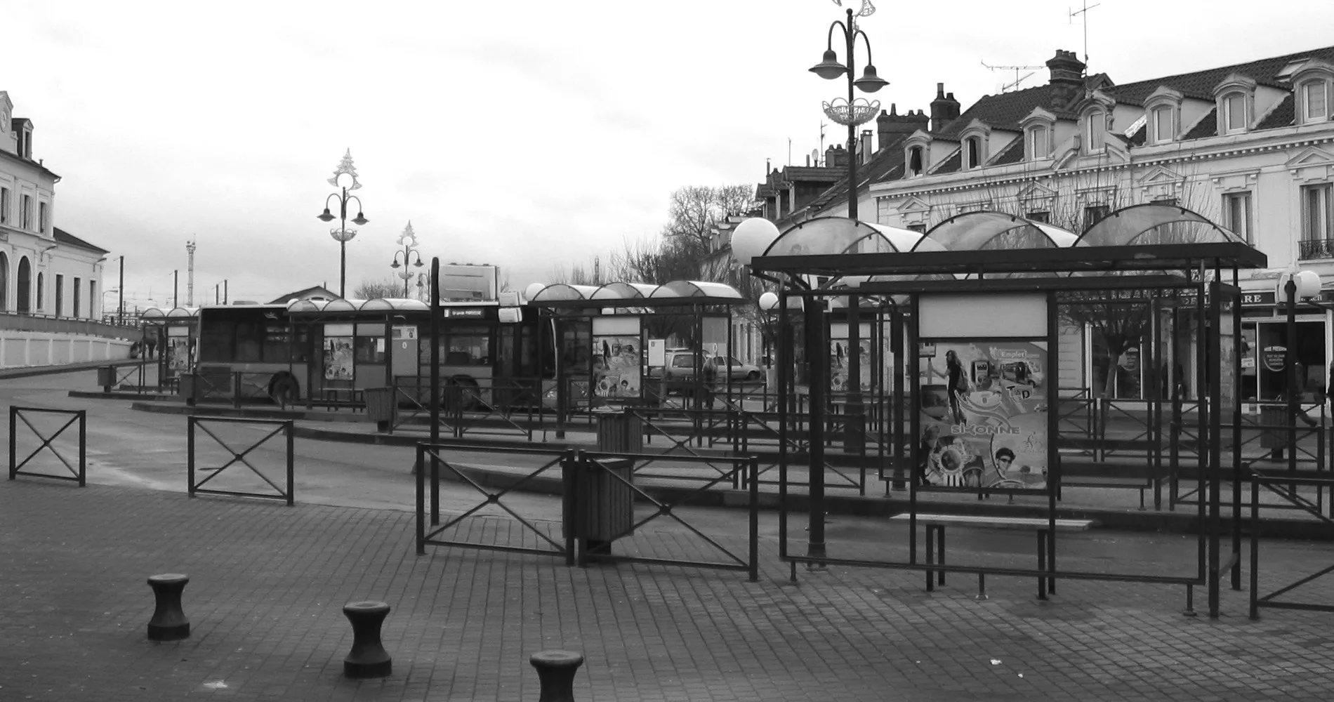 communication de Siyonne, transport